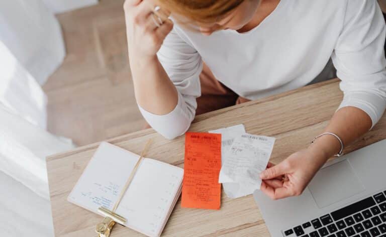 Zorgen over geld? Deze tips helpen je rondkomen in de dure feestmaand en daarna