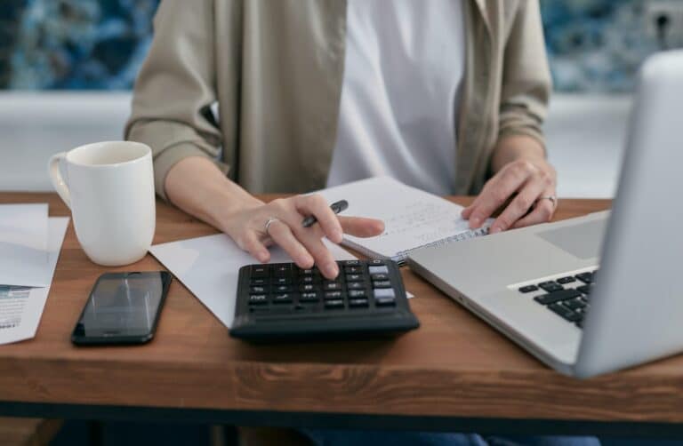 Wat doet een budgetcoach?